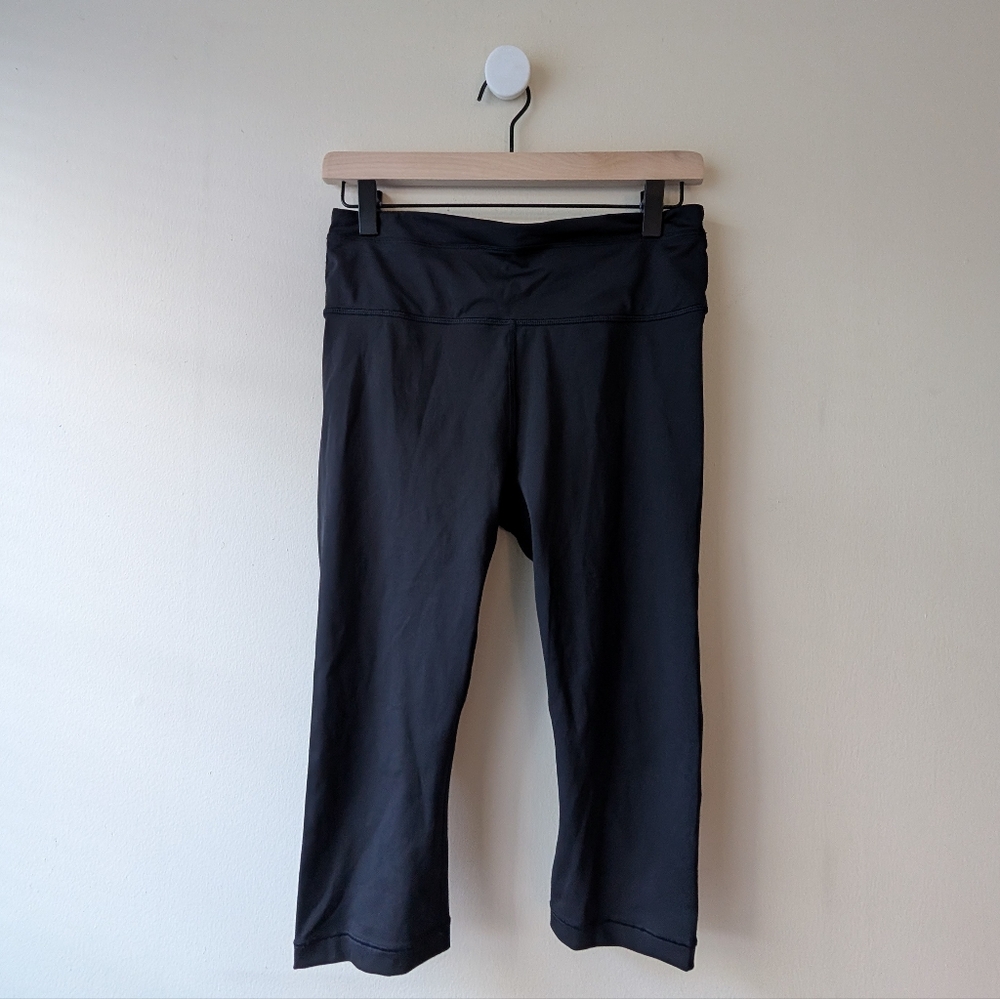 Athleta Black Accelerate Crop Legging M